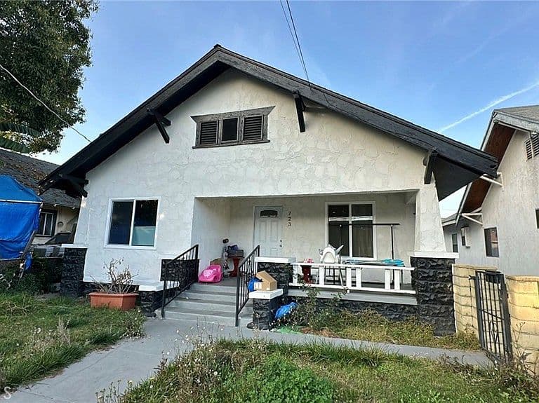 Listing photo 2