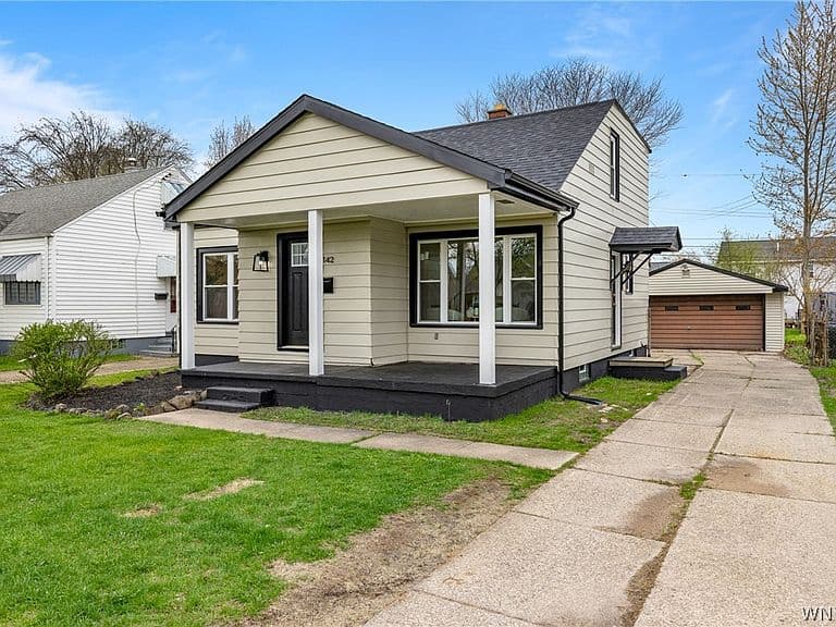 Listing photo 2