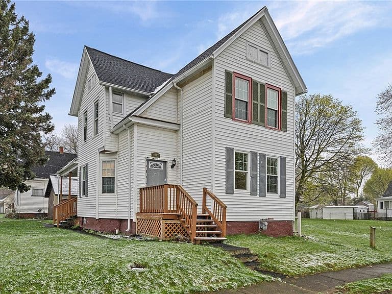 Listing photo 2