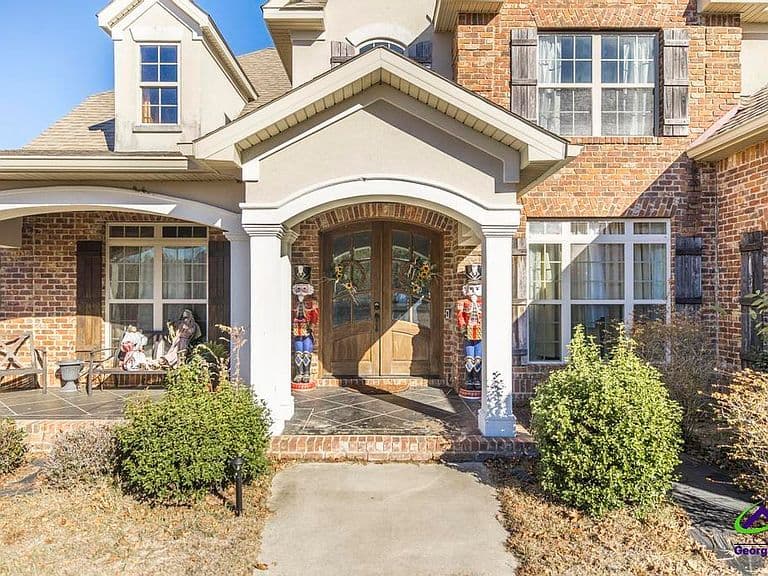 Listing photo 4