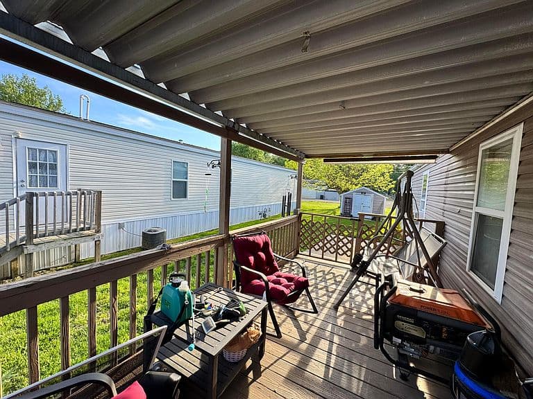 Listing photo 2