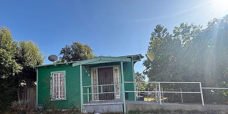 Listing photo 4