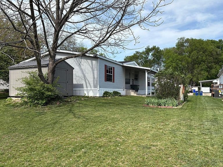 Listing photo 4