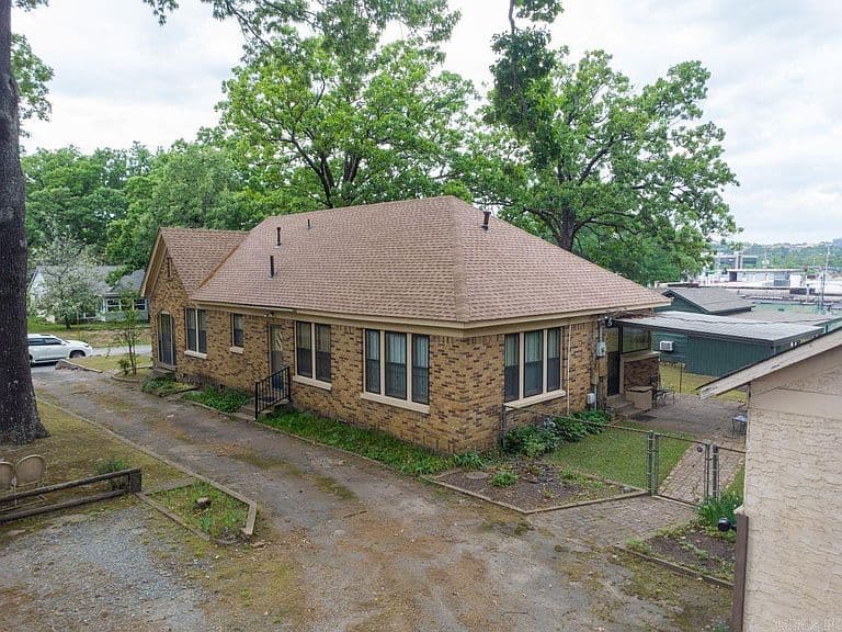 Listing photo 5