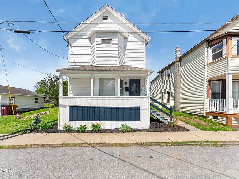 Listing photo 2
