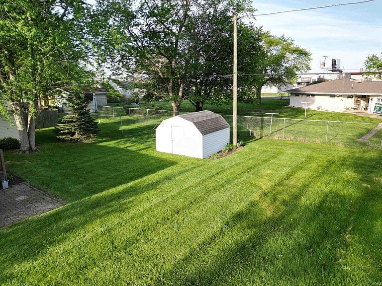 Listing photo 5