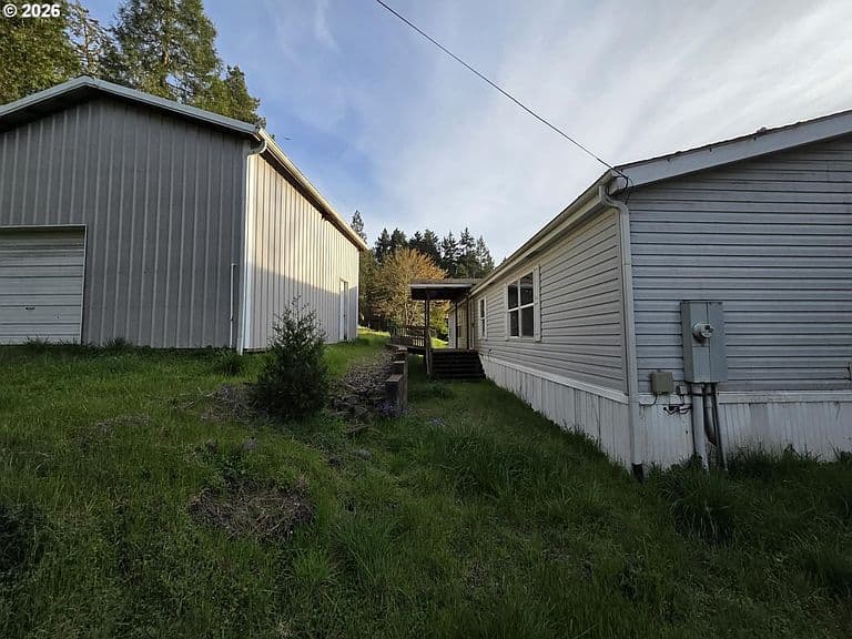 Listing photo 4