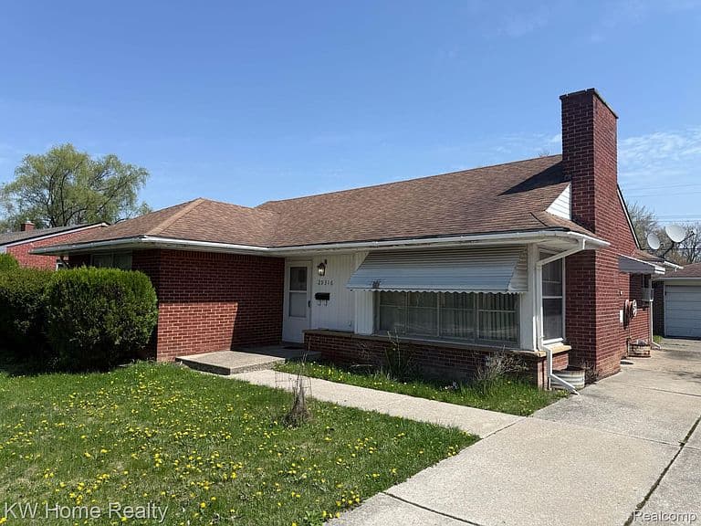 Listing photo 2