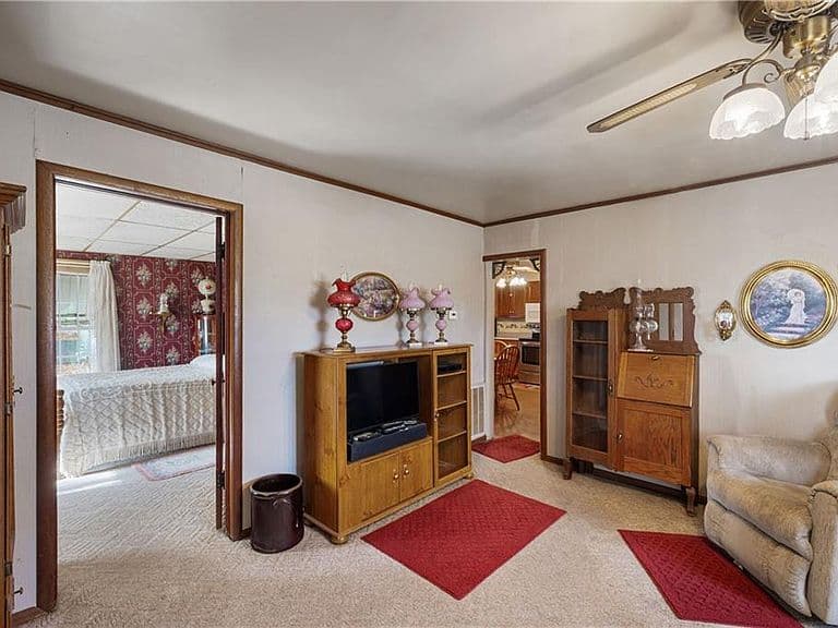 Listing photo 5