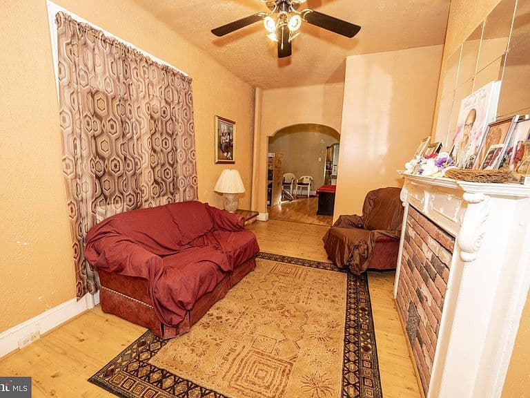 Listing photo 5