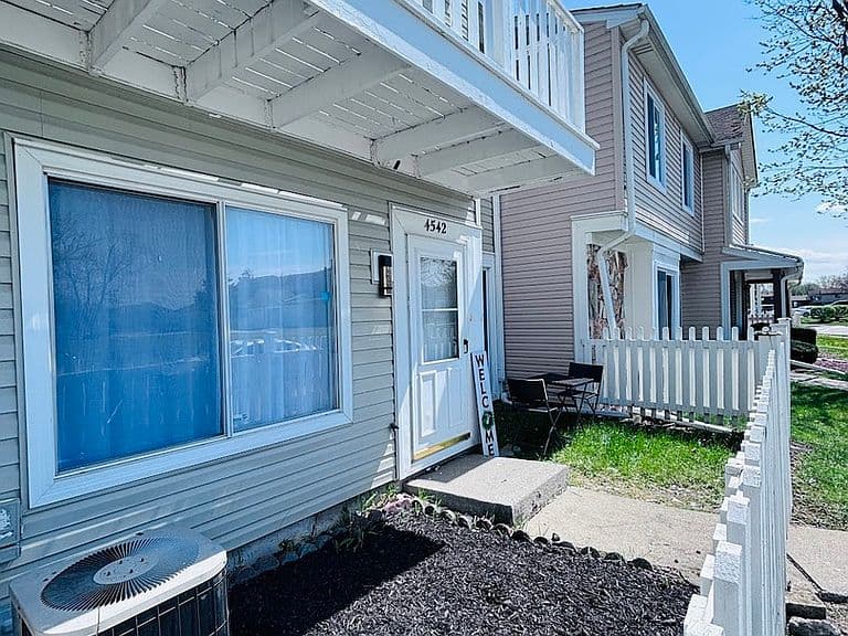 Listing photo 3