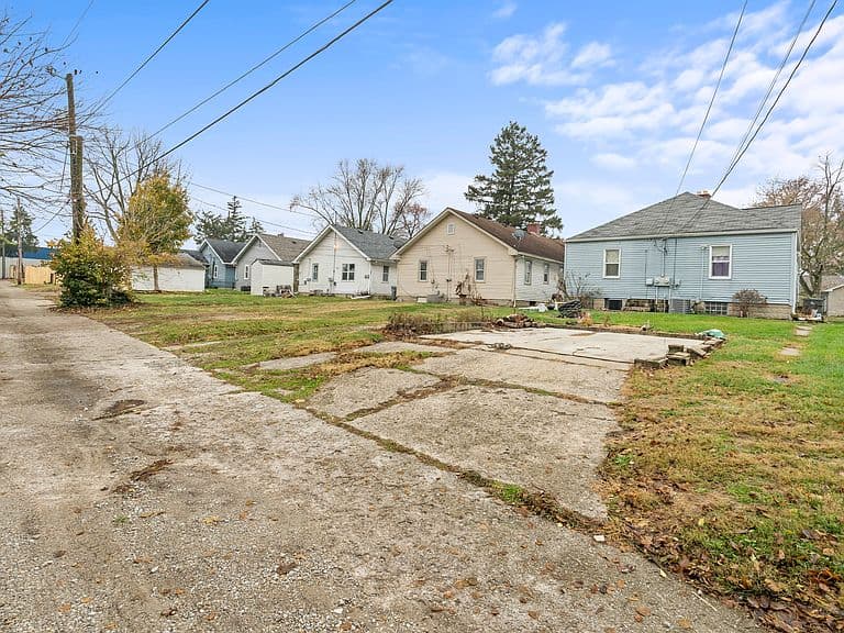 Listing photo 5