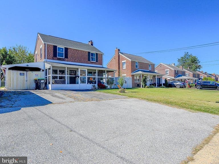 Listing photo 2