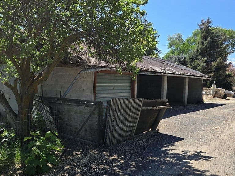 Listing photo 5