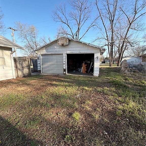 Listing photo 5