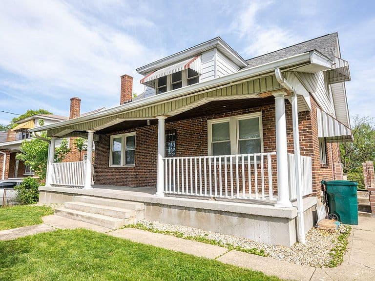 Listing photo 3
