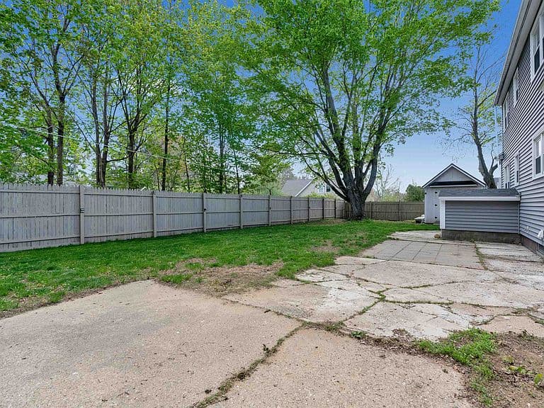 Listing photo 5