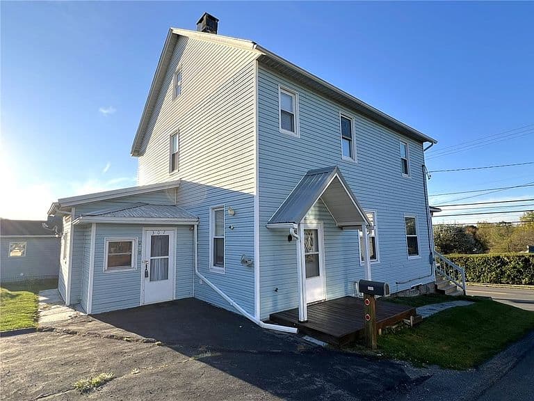 Listing photo 2