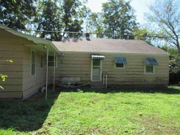 Listing photo 3