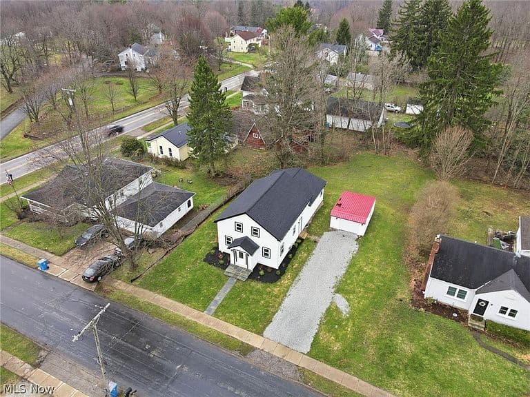 Listing photo 3