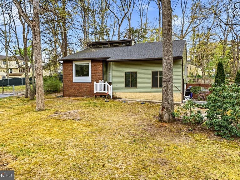 Listing photo 5