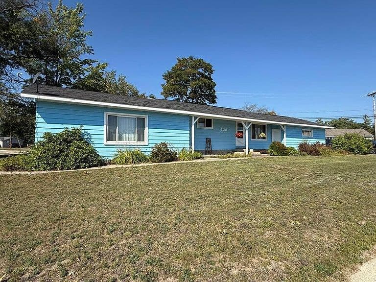 Listing photo 3