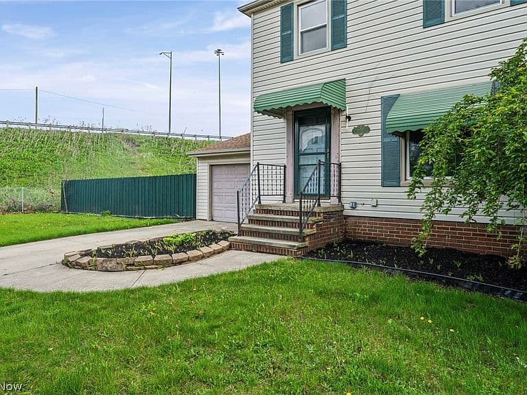 Listing photo 5