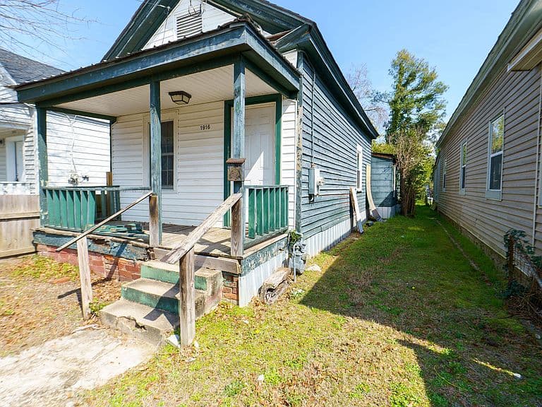 Listing photo 3
