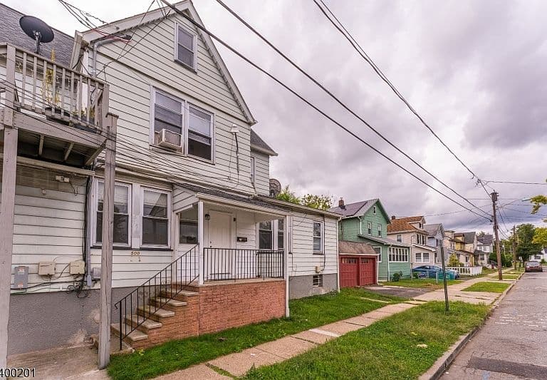 Listing photo 2