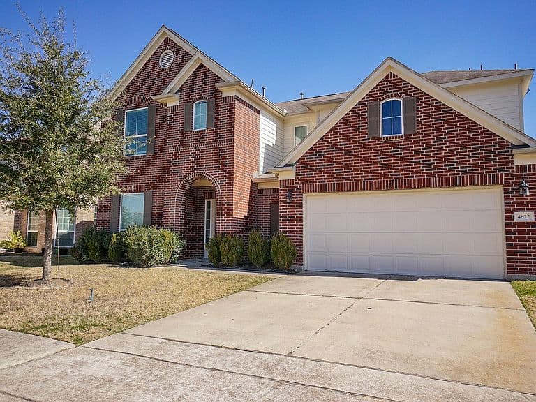 Listing photo 3