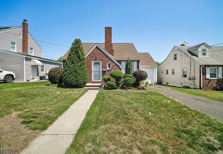 Listing photo 3