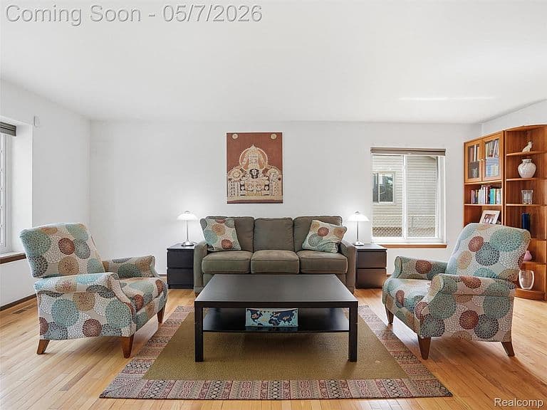 Listing photo 4
