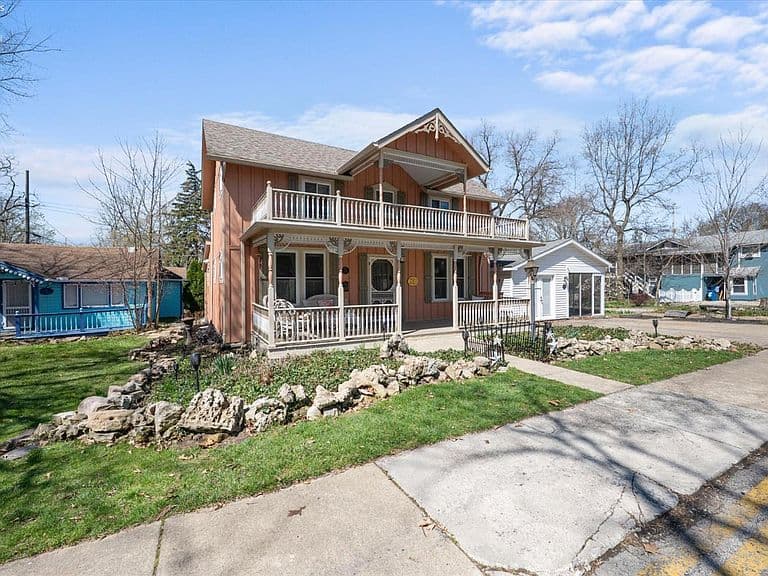 Listing photo 2