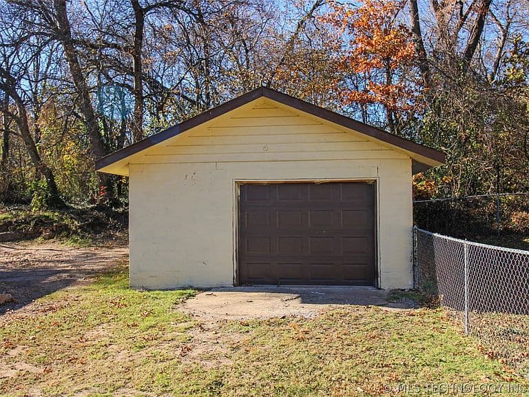 Listing photo 5
