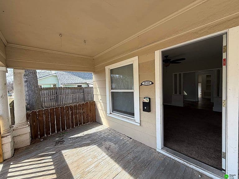 Listing photo 3