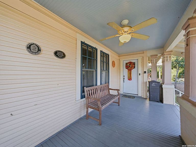 Listing photo 4
