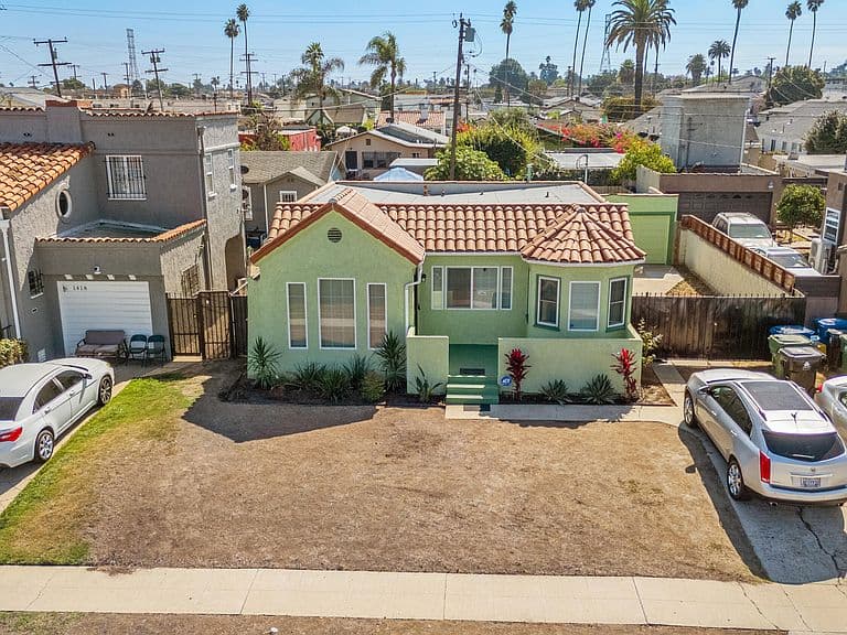 Listing photo 4
