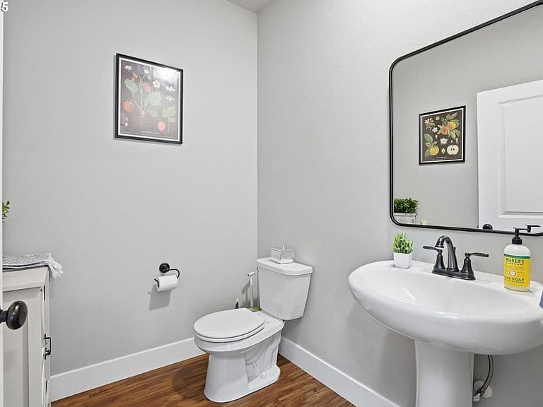 Listing photo 5