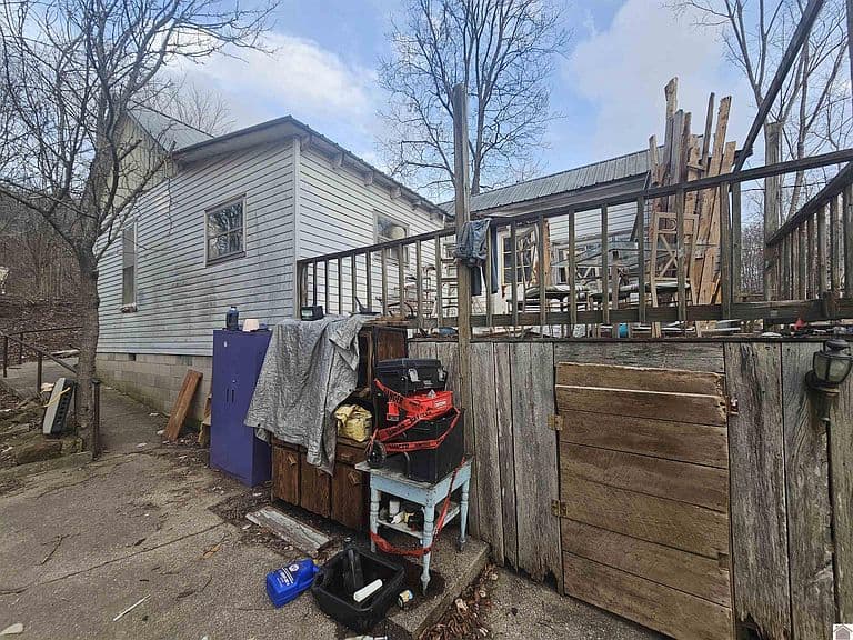 Listing photo 3