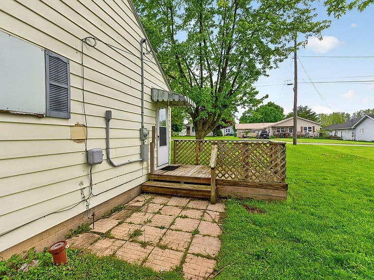 Listing photo 5