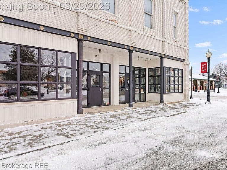 Listing photo 2