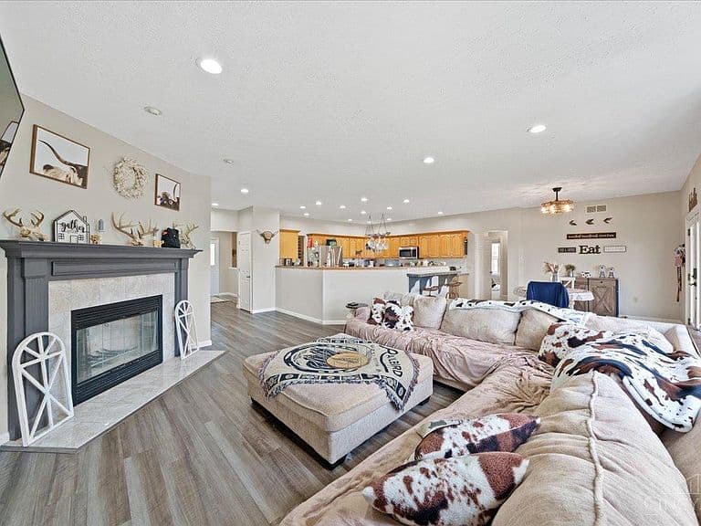 Listing photo 5