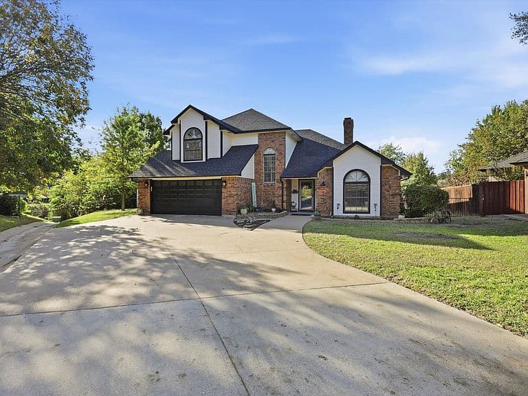 Listing photo 2