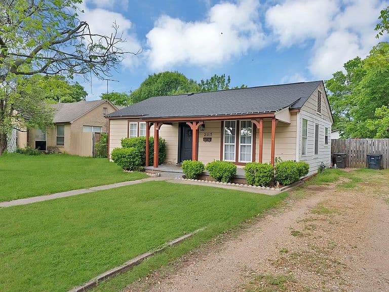 Listing photo 4