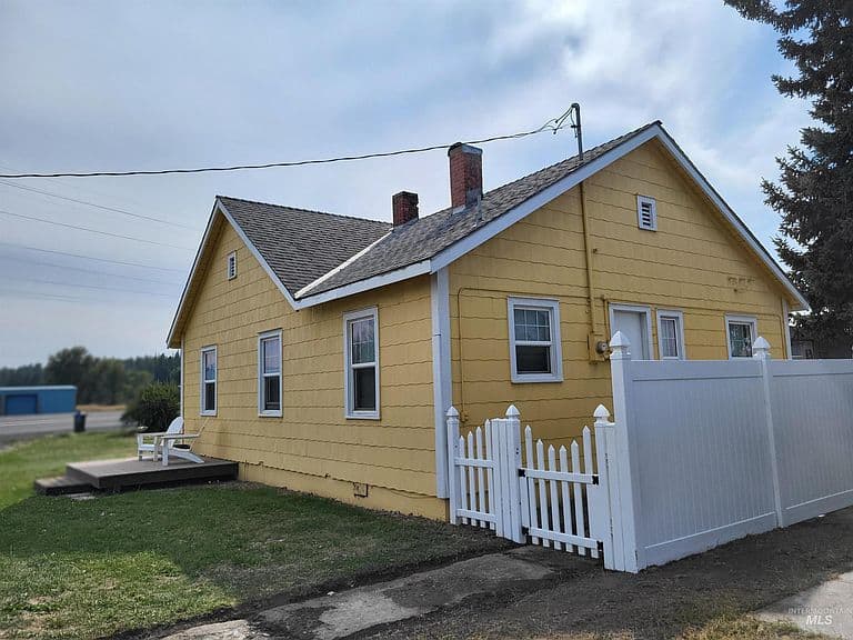 Listing photo 3