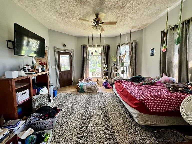 Listing photo 4