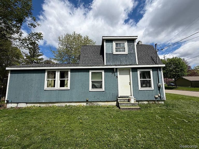 Listing photo 2