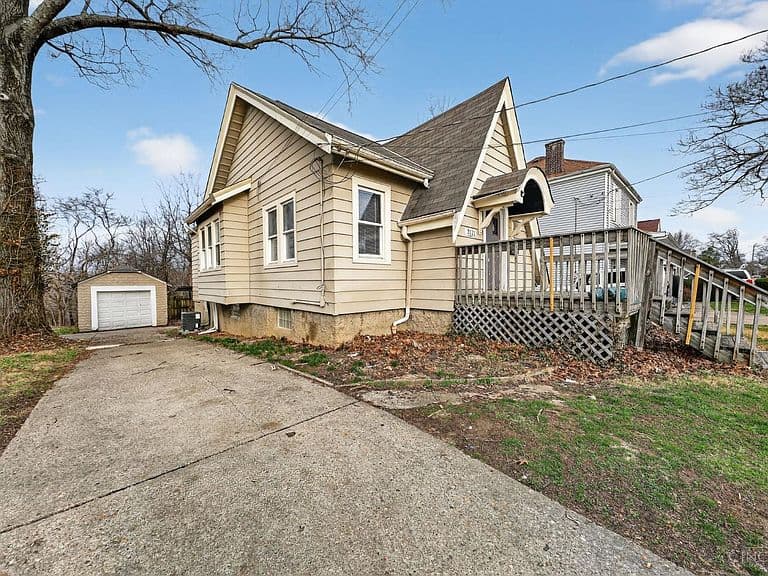 Listing photo 2