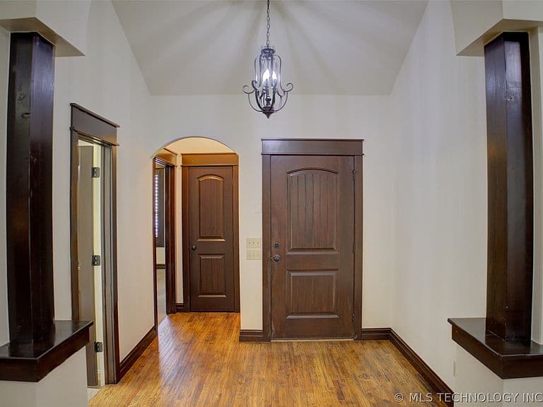Listing photo 5