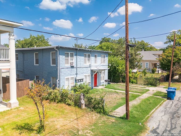 Listing photo 5